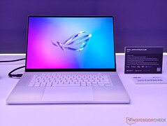 Asus ROG Zephyrus G16 (zdjęcie za pośrednictwem Notebookcheck)
