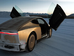 Zimowe testy Tesla Cybercab.