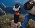 Kamera Insta360 Go Ultra zostanie wprowadzona na rynek w dwóch kolorach. (Źródło zdjęcia: Igor Bogdanov)