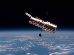 Zdjęcie teleskopu kosmicznego Hubble&#039;a na orbicie okołoziemskiej (źródło zdjęcia: ESA; przycięte)