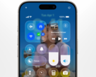 Projekt oprogramowania Liquid Glass ma duży wpływ na estetykę iOS Control Central. (Źródło obrazu: Apple na YouTube)