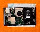 System chłodzenia Nintendo Switch 2 obejmuje mały wentylator i miedzianą rurkę cieplną (źródło obrazu: ProModding, YouTube)