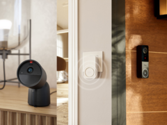 Od lewej do prawej (na zdjęciu), przewodowa kamera Philips Hue Secure 2K, dzwonek Hue Smart Chime i przewodowy dzwonek wideo Hue Secure. (Źródło zdjęcia: Philips - edytowane)