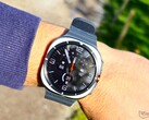 Zgodnie z najnowszymi przeciekami model Samsung Galaxy Watch Ultra 2 charakteryzuje się zmienioną stylistyką, przypominającą nieco styl modelu Galaxy Watch 9 Classic, który ostatecznie nigdy nie trafił do sprzedaży.