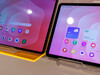 Galaxy Tab S11 Ultra obok Tab S11 (źródło obrazu: Daniel Schmidt)