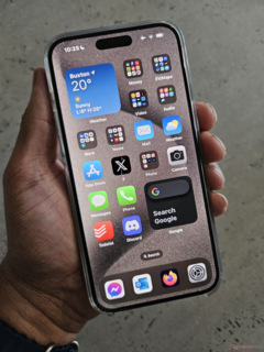 Urządzenia i smartfony skoncentrowane na sztucznej inteligencji chcą zabić Apple paradygmat smartfonów skoncentrowanych na aplikacjach iPhone'a. (Zdjęcie: Notebookcheck)