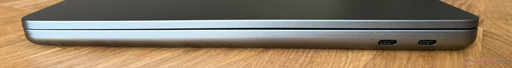 Po prawej: 2x USB-C 3.2 Gen 2 (10 GBit/s, DisplayPort ALT Mode 1.4a, Power Delivery)