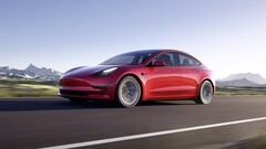 Model 3 w standardowym zakresie wyposażony jest w baterię LFP (obraz: Tesla)