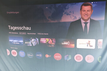 Zewnętrzny ekran projekcyjny (światło dzienne) (Źródło obrazu: Daniel Schmidt)