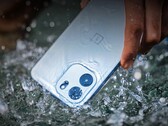 OnePlus Nord CE6 jest wodoodporny, a ekran dotykowy powinien reagować również na mokre palce.