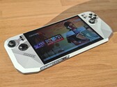 8-calowy handheld do gier teraz także z AMD - recenzja MSI Claw A8
