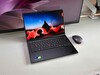 Flagowy laptop biznesowy z prawie 24-godzinną żywotnością baterii – recenzja Lenovo ThinkPad X1 Carbon 14. generacji