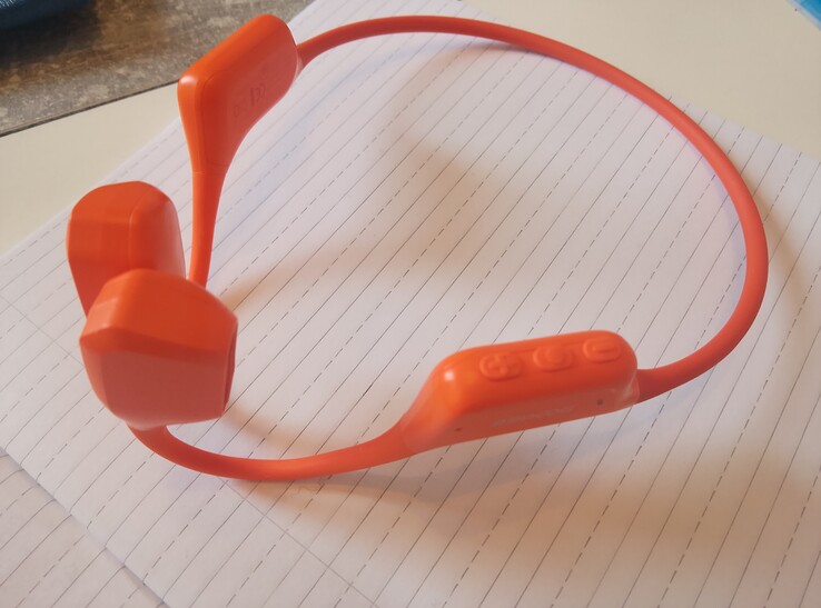 Sterowanie. Przyciski są raczej ciasne