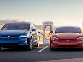 Superchargers Tesli otrzymały pochwały za dogodne lokalizacje ładowarek, duży parking i bezproblemowe podłączanie. (Źródło zdjęcia: Tesla)