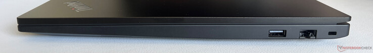 Prawa strona: USB-A 3.2 Gen.2 (10 Gb/s), Gigabit-Ethernet, gniazdo Kensington Security