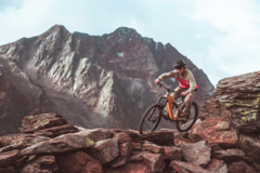 Rama NOX CYCLES 2023 EPIUM ALL-MTN 5.9 e-bike'a waży 2,7 kg (~6,0 lbs) (źródło obrazu: NOX CYCLES)