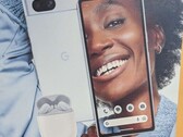 Pixel 7a będzie dostarczany z gratisowym Pixel Buds serii A dla niektórych zamówień przedpremierowych. (Źródło obrazu: Dealabs)