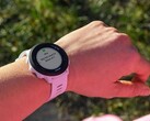 Garmin Forerunner 55 (na zdjęciu) otrzymuje nową aktualizację. (Źródło zdjęcia: Garmin)