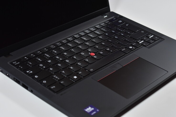 Lenovo ThinkPad T14 Gen 6: Klawiatura