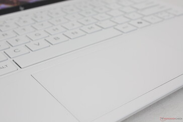 Ciasny panel dotykowy, nawet jak na 13-calową obudowę