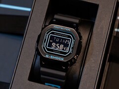 Zegarek Casio G-Shock GM-5600BWD-1 (na zdjęciu) został zaprojektowany we współpracy z Bamford Watch Department. (Źródło zdjęcia: Casio)