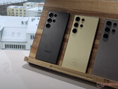 Galaxy S24 Ultra poprawia aparaty swojego poprzednika, ale nadal nie może konkurować z wieloma innymi smartfonami w swoim przedziale cenowym. (Źródło obrazu: Notebookcheck)