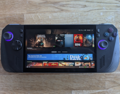 Bazzite na ROG Ally X to łatwy sposób na przekształcenie Państwa handhelda w atrakcyjną alternatywę dla Steam Deck (Źródło obrazu: Notebookcheck)