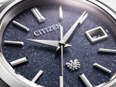 Citizen AQ4100-65M (na zdjęciu) ma wygrawerowany motyw orła na koronce, tarczy i deklu. (Źródło zdjęcia: Citizen)
