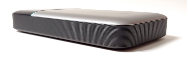 Lewa strona i dolna krawędź.