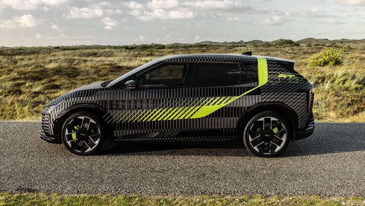 Kia EV4 GT z nową folią GT Wrap. (Źródło zdjęcia: Kia)