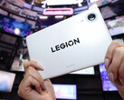 Nadchodzący model Legion Y700 Infinite ma być wyposażony w procesor Snapdragon 8 Elite Gen 5 w wersji Leading. Na zdjęciu: biała wersja kolorystyczna tabletu.