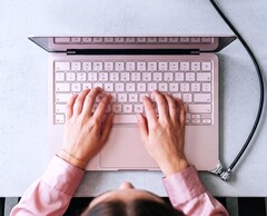 Urządzenie MacBook Neo Lock zostało zaprojektowane w celu utrudnienia kradzieży laptopa.