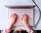 Urządzenie MacBook Neo Lock zostało zaprojektowane w celu utrudnienia kradzieży laptopa.