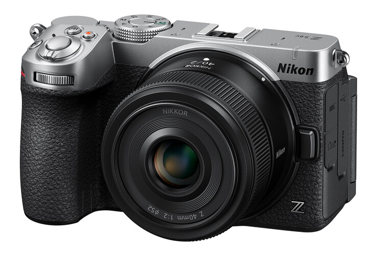 Bezlusterkowy aparat fotograficzny Nikon Z5IIC.