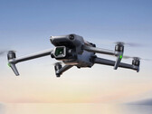 Cena Mavic 3 Classic zaczyna się od 1 469 USD, co czyni go znacznie tańszą opcją niż zwykły Mavic 3. (Źródło obrazu: DJI)