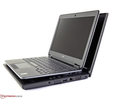 ThinkPad T440s i stojący na nim Latitude E7240