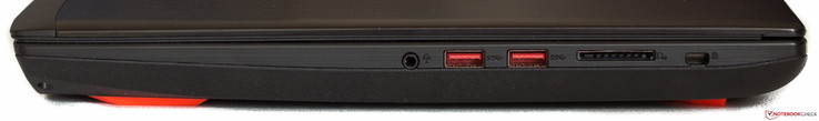 prawy bok: gniazdo audio, 2 USB 3.0, czytnik kart pamięci, gniazdo blokady Kensingtona
