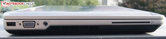 lewy bok: Powered USB 2.0, VGA, gniazdo audio, otwory wentylacyjne, czytnik SmartCard
