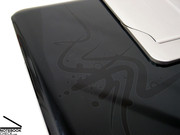 jej ozdobą są między innymi szlaczki stylizowane na wizerunek smoka (oficjalna nazwa handlowa tego notebooka to "The Dragon")