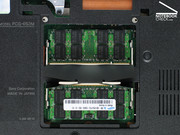 oba gniazda pamięci już zajęte - Sony nie stroi sobie żartów i oferuje w standardzie 2 GB RAM