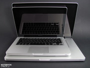 MBP 13 (u góry) a MBP 17 (u dołu)