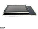 Asus Eee Slate (na dole) i Apple iPad (u góry)