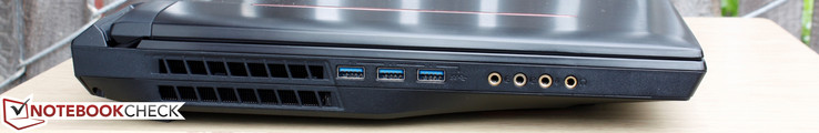 lewy bok: otwory wentylacyjne, 3 USB 3.0, 4 gniazda audio