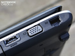 eSATA/USB, VGA, LAN (RJ-45) w tylnym narożniku prawej ścianki bocznej