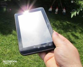 światło słoneczne utrudnia korzystanie z tabletu na dworze