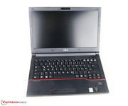 z bliska: Fujitsu LifeBook E544