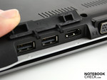 wyjście HDMI i dwa porty USB 2.0 ukryte za klapką na lewej ściance bocznej