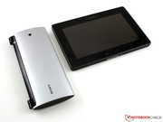 złożony tablet P jest mniejszy od 7-calowego PlayBooka (tabletu BlackBerry)