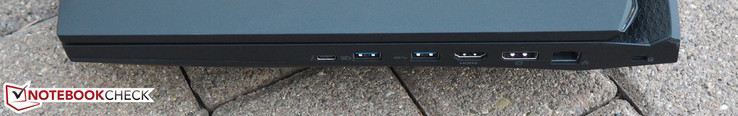 prawy bok: USB 3.1 (jednocześnie Thunderbolt 3), 2 USB 3.0, HDMI, DisplayPort, LAN, gniazdo blokady Kensingtona