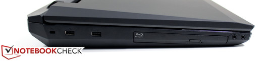 lewy bok: gniazda audio (słuchawki, mikrofon), napęd Blu-ray, 2 USB 2.0, blokada Kensingtona